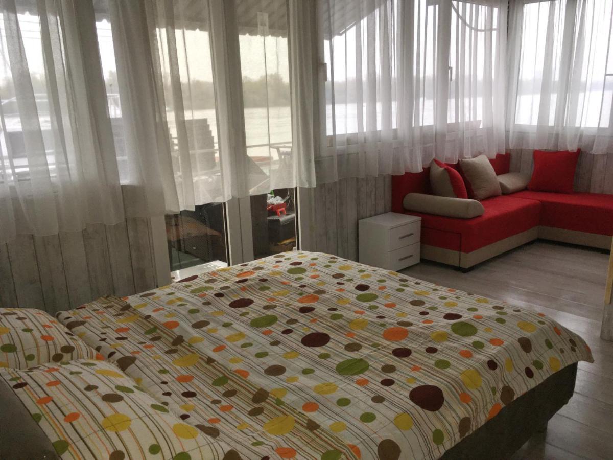 Splav Guest Hause Gusar Hotel Белград Екстериор снимка