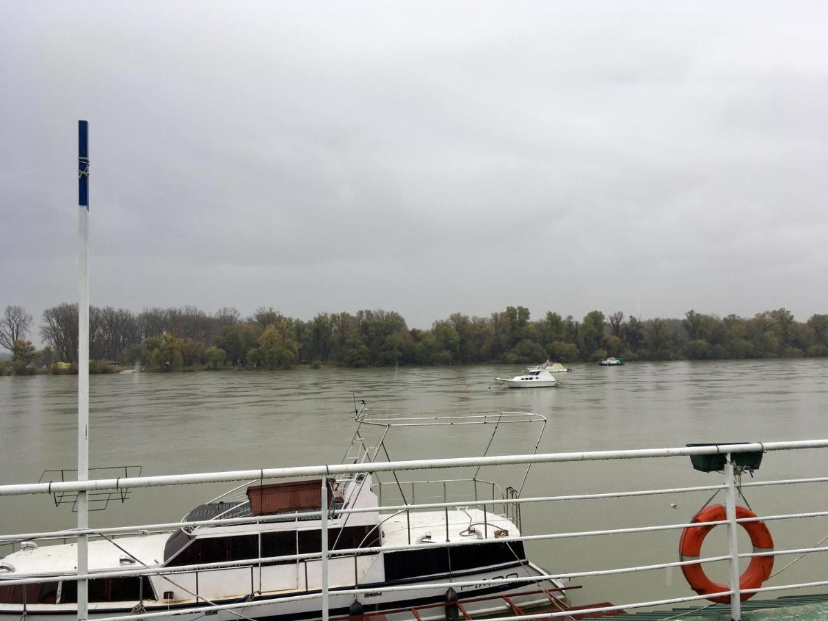 Splav Guest Hause Gusar Hotel Белград Екстериор снимка
